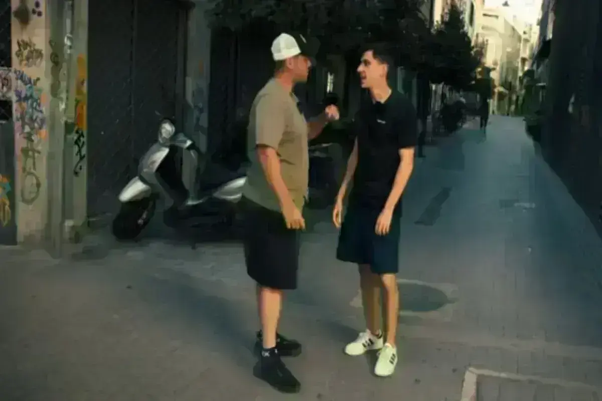 Δημόσια κατακραυγή: Ο Ευρωβουλευτής Φειδίας και ο youtuber Κοψιάλης έδωσαν 50 ευρώ σε έφηβο για να μασήσει γόπα τσιγάρου