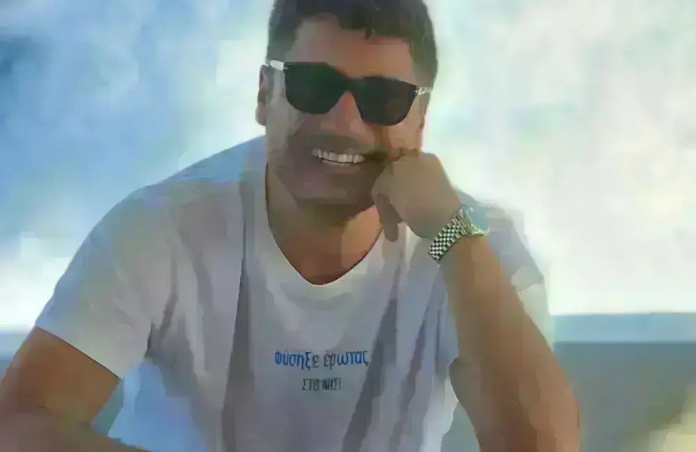 Λάμπρος Κωνσταντάρας