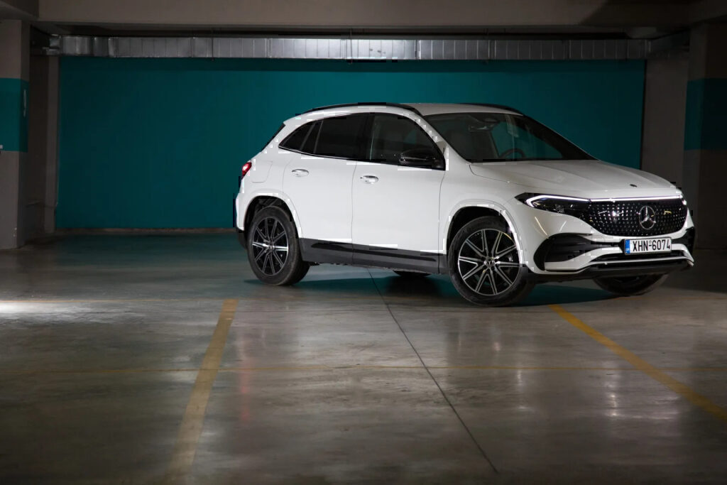Δοκιμή Mercedes-Benz EQA300 4MATIC: Αστραφτερή και κυριλέ