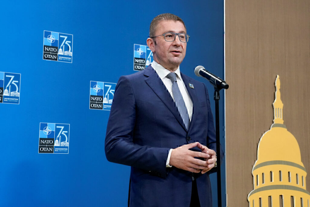 Προκαλεί ξανά ο Μιτσκόσκι: Μίλησε για «Μακεδονία» και «μακεδονική κυβέρνηση» στη Σύνοδο του ΝΑΤΟ