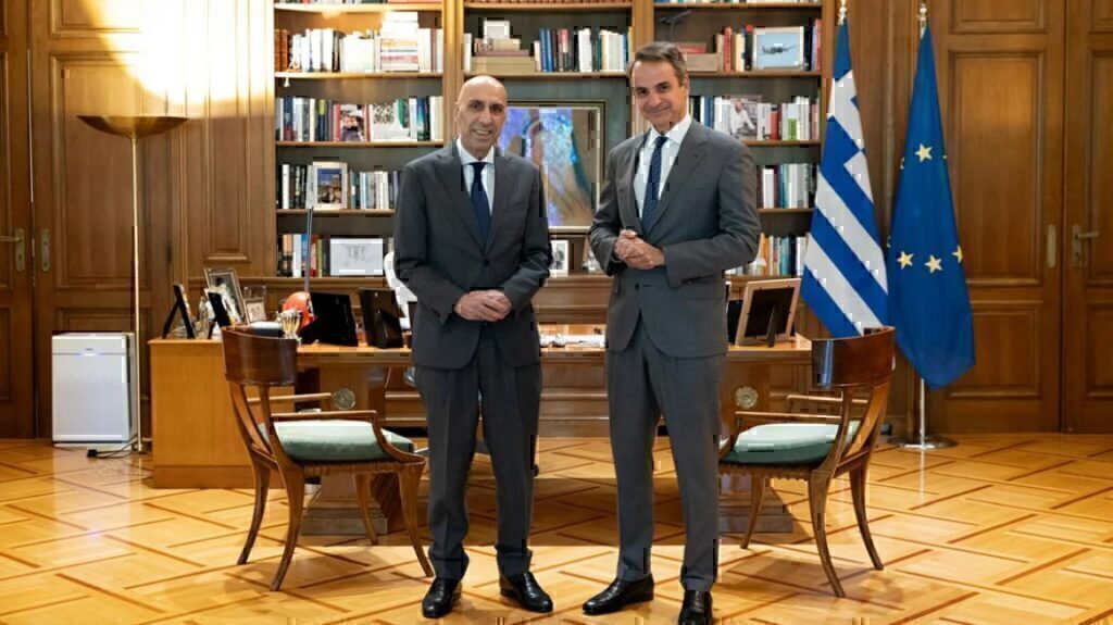 Στο Μαξίμου ο υποψήφιος πρόεδρος του ΕΒΕΑ Γιάννης Μπρατάκος