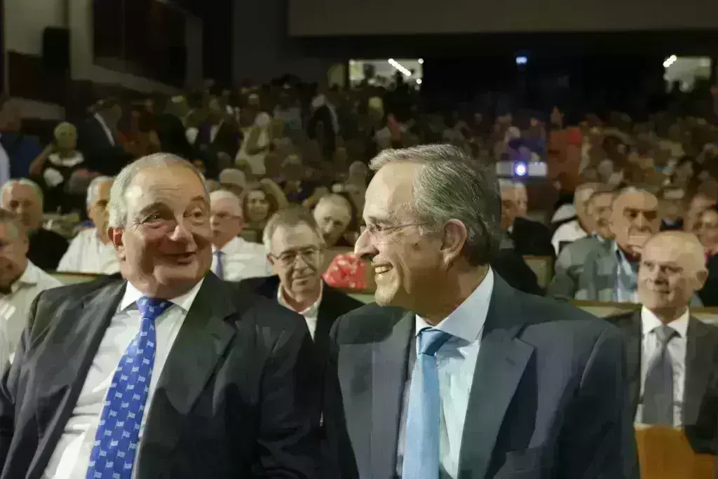 Κοινή εμφάνιση Σαμαρά, Καραμανλή – Live η ομιλία τους από το Πολεμικό Μουσείο
