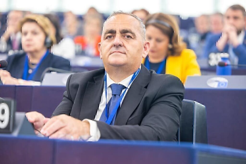 Φρ. Μπελέρης: Κατεπείγουσα ερώτηση στην ΕΕ για την καταπολέμηση των δικτύων λαθροδιακινητών στη νότι