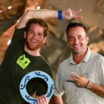 Γιώργος Λιάνος: Στο σκάφος του Τζέιμς Καφετζή στη Ρόδο βρίσκεται ο παρουσιαστής – Το viral βίντεο με το στριπτίζ πρώην παίκτη του Survivor!