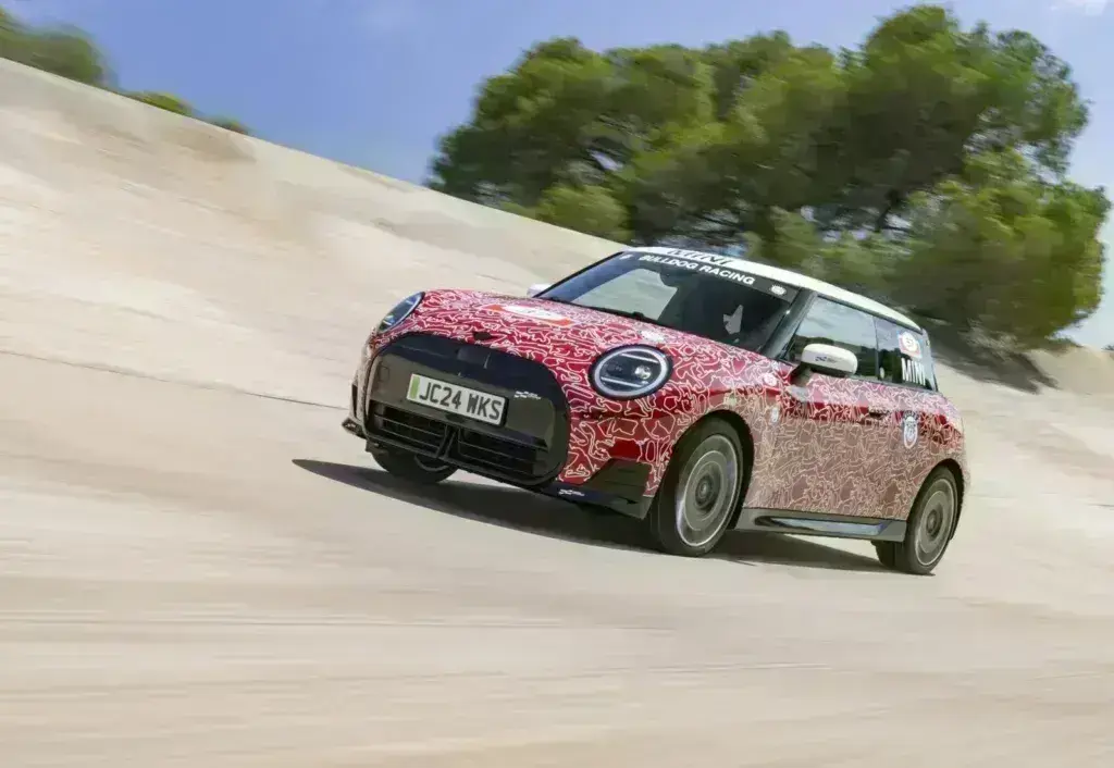 Ντεμπούτο για το πρώτο ηλεκτρικό MINI John Cooper Works