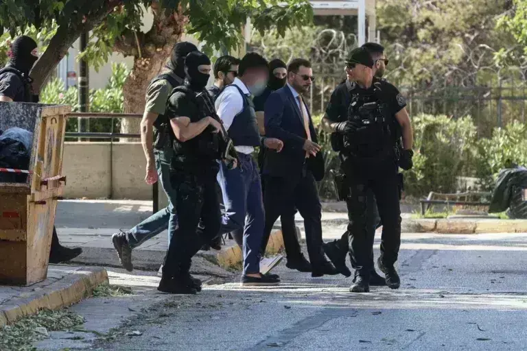 Εκτέλεση στο Ψυχικό: Στον εισαγγελέα ο 44χρονος που συνελήφθη για τη δολοφονία του τοπογράφου - «Κοντά στα ίχνη του ηθικού αυτουργού οι Αρχές»