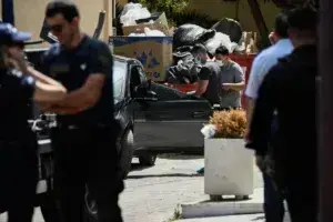 Εκτέλεση στο Ψυχικό: «Φιλέτα» στα χέρια του 54χρονου τοπογράφου – Η σχέση με τη Μύκονο και η ύποπτη μηχανή που ερευνά η ΕΛ.ΑΣ. [βίντεο]