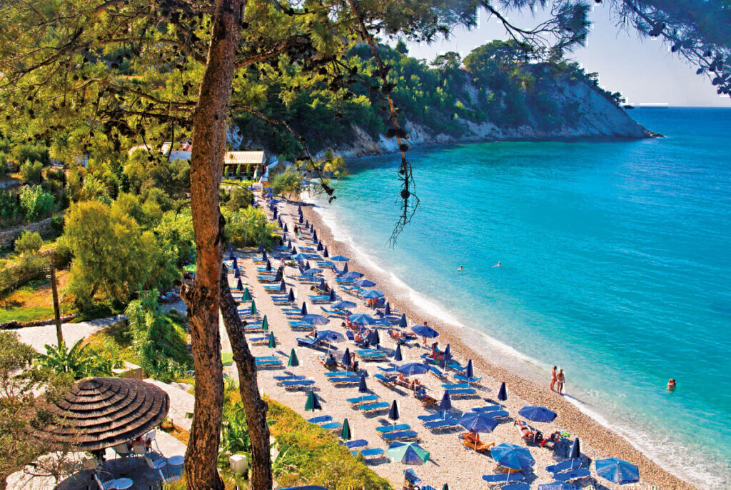 Travel & Leisure: Η Σάμος στους προορισμούς με τις καλύτερες παραλίες της Ελλάδας