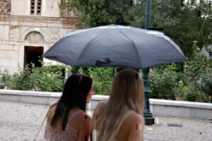 Καιρός: Έρχεται «βουτιά» της θερμοκρασίας με βροχές και καταιγίδες – Ποιες περιοχές που θα επηρεαστούν