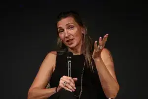 Η Φανή Χαλκιά για την έκρηξη στο beach bar του συζύγου της: «Μας προειδοποιούσαν ότι δεν θα ανοίξουμε»