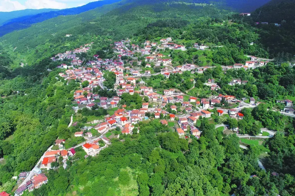 Χωριό αναζητά οικογένειες για να μην κλείσουν σχολεία – Τι λένε στον «Ε.Τ.» οι εμπλεκόμενοι πο