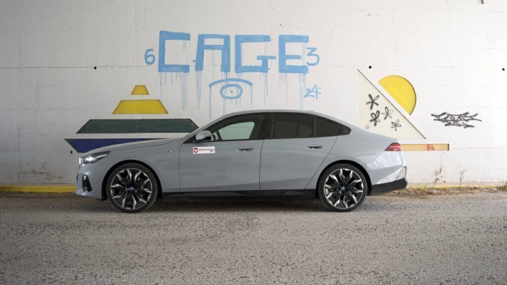 Για πρώτη φορά τα EV της BMW ξεπέρασαν την Tesla