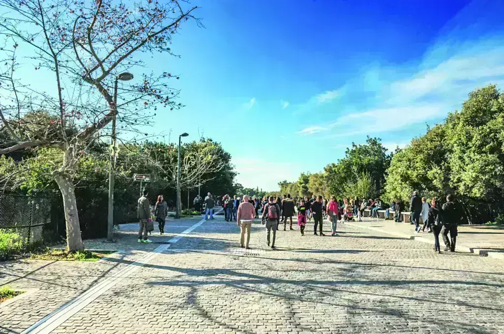 Διηγήματα του καλοκαιριού στον ΕΤ και το Eleftherostypos.gr: Πόλη θεών, ημίθεων και ανθρώπων