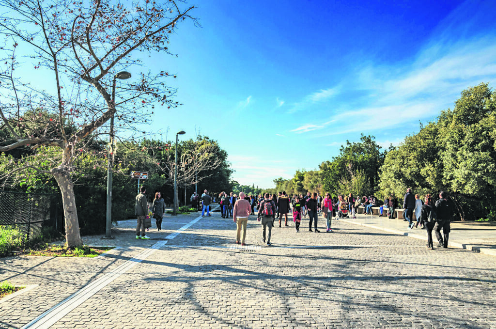 Διηγήματα του καλοκαιριού στον ΕΤ και το Eleftherostypos.gr: Πόλη θεών, ημίθεων και ανθρώπων
