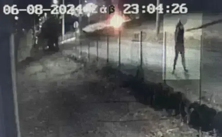 Φωτιές στη Βάρη: Αυτός είναι ο 66χρονος καθηγητής πανεπιστημίου που κατηγορείται για εμπρησμό-Φωτογραφία ντοκουμέντο