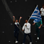 Τελετή λήξης των Ολυμπιακών Αγώνων: Η είσοδος Καραλή-Πλατανιώτη με την ελληνική σημαία