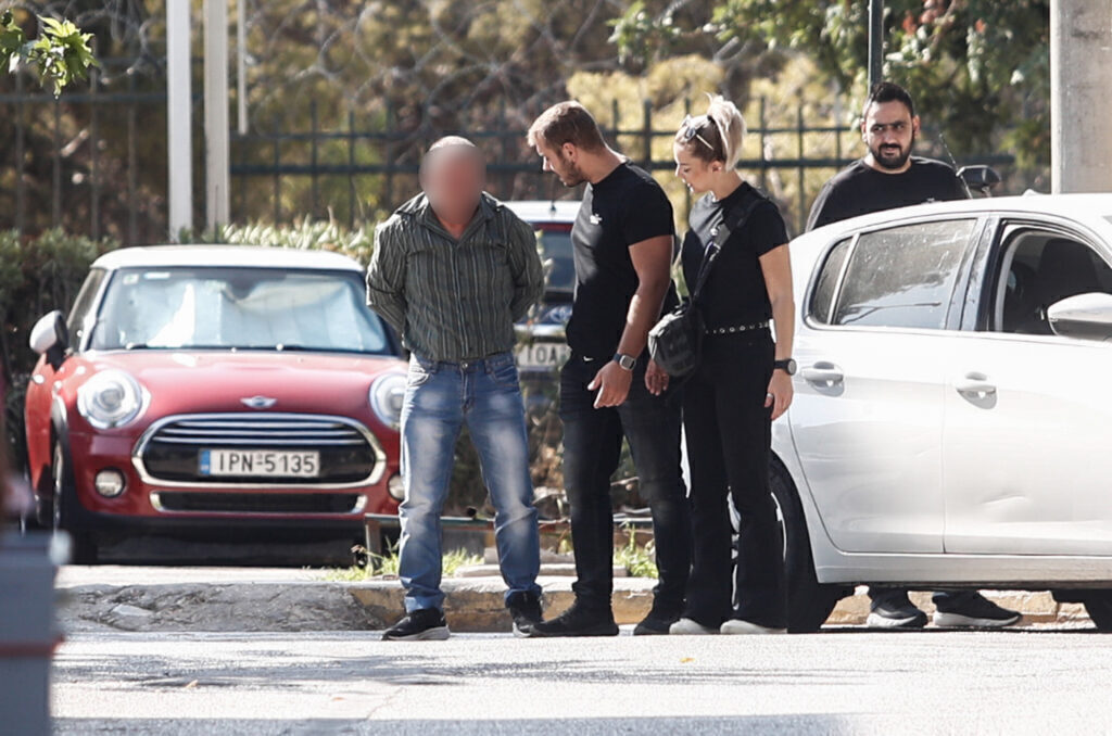 Κολωνός: Προφυλακίστηκε ο 44χρονος για τον βιασμό της 16χρονης φίλης του γιου του
