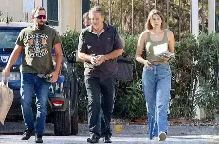 Προφυλακίστηκε ο 66χρονος καθηγητής για τις φωτιές στη Βάρη
