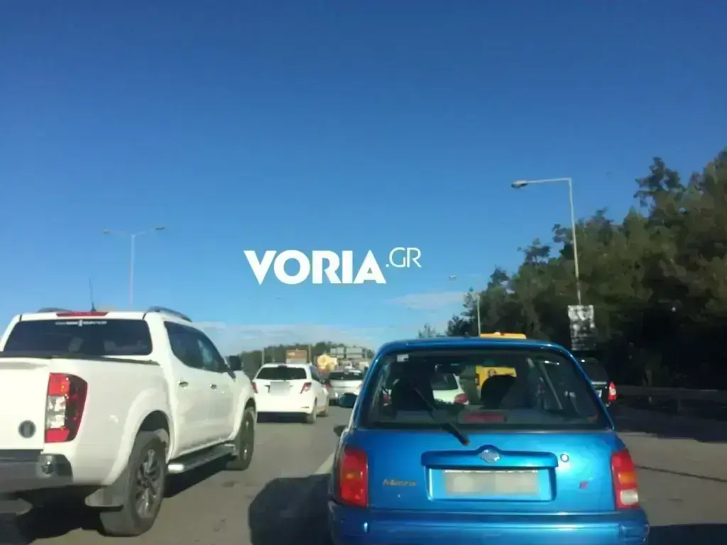 Θεσσαλονίκη: Καραμπόλα με επτά οχήματα στην περιφερειακή οδό