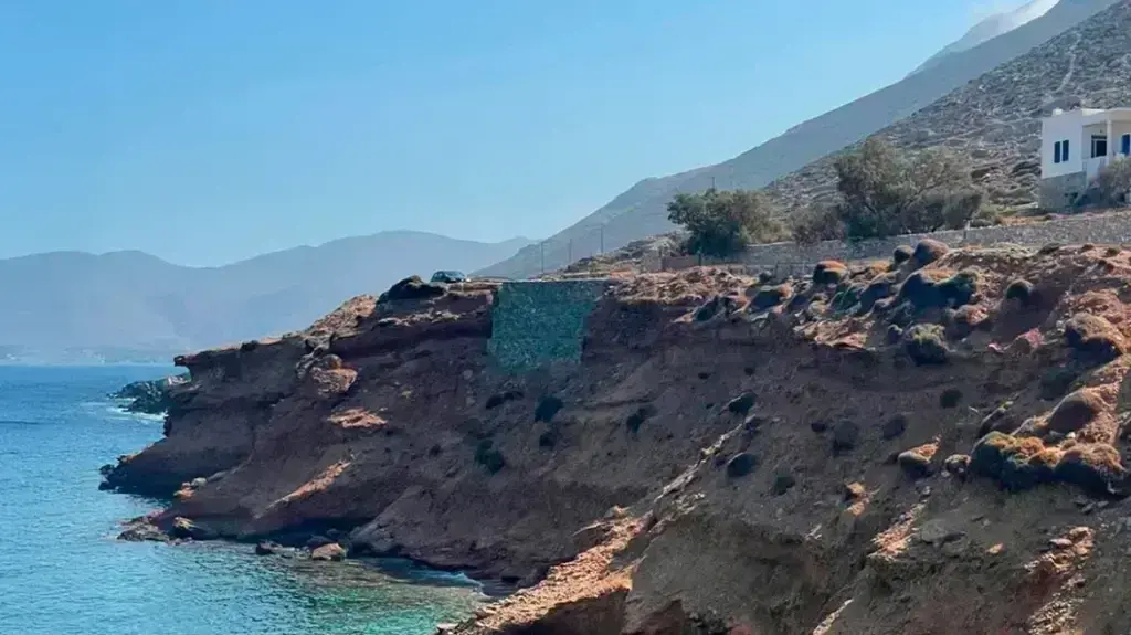 Αμοργός: Νεκρή 56χρονη- Έπεσε στο κενό μπροστά στα μάτια της κόρης της