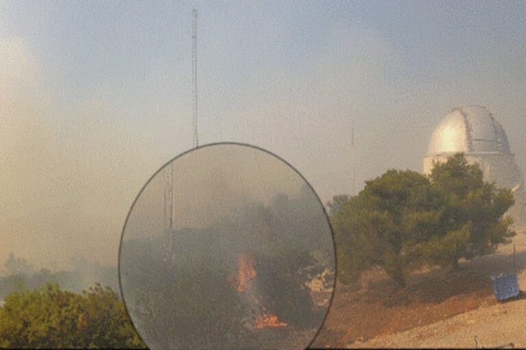 Φωτιά στην Αττική: Καίγεται το Αστεροσκοπείο Πεντέλης