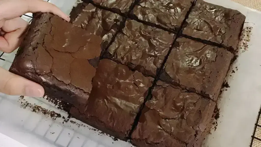 Πανεύκολο brownies με λίγες θερμίδες – Δεν έχει ούτε αλεύρι, ούτε ζάχαρη