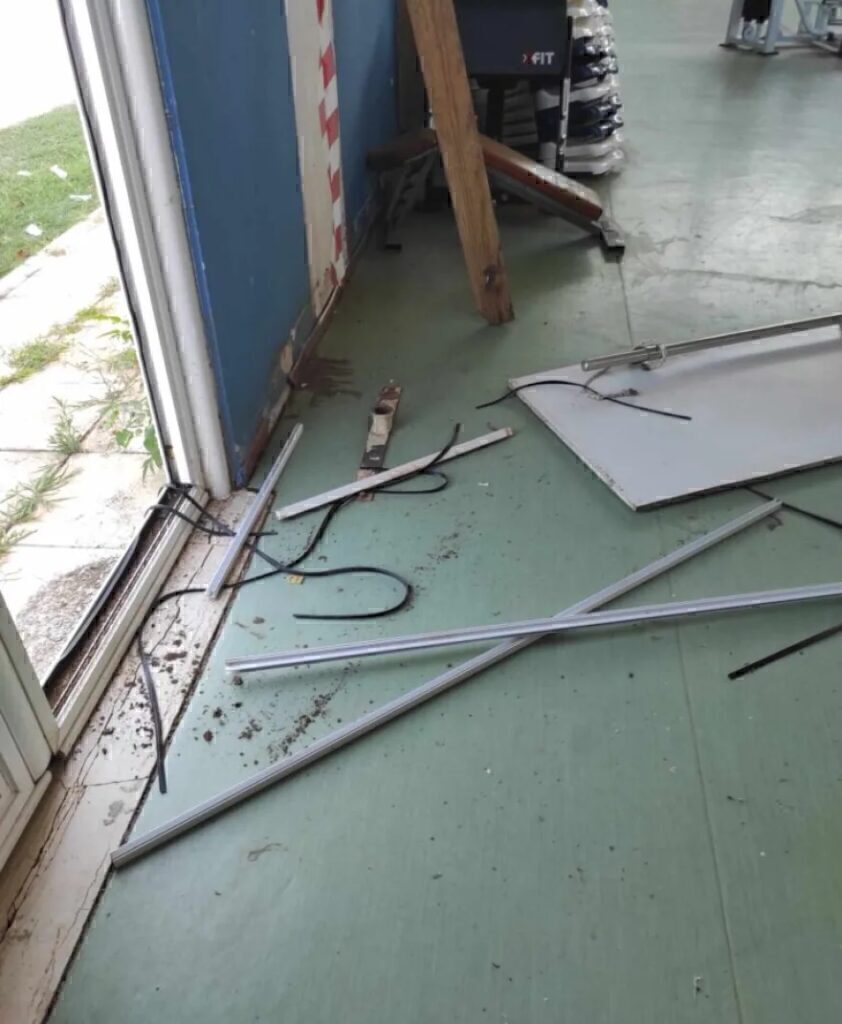 Λάρισα: Ανήλικοι διέλυσαν το δημοτικό γυμναστήριο στα Φάρσαλα
