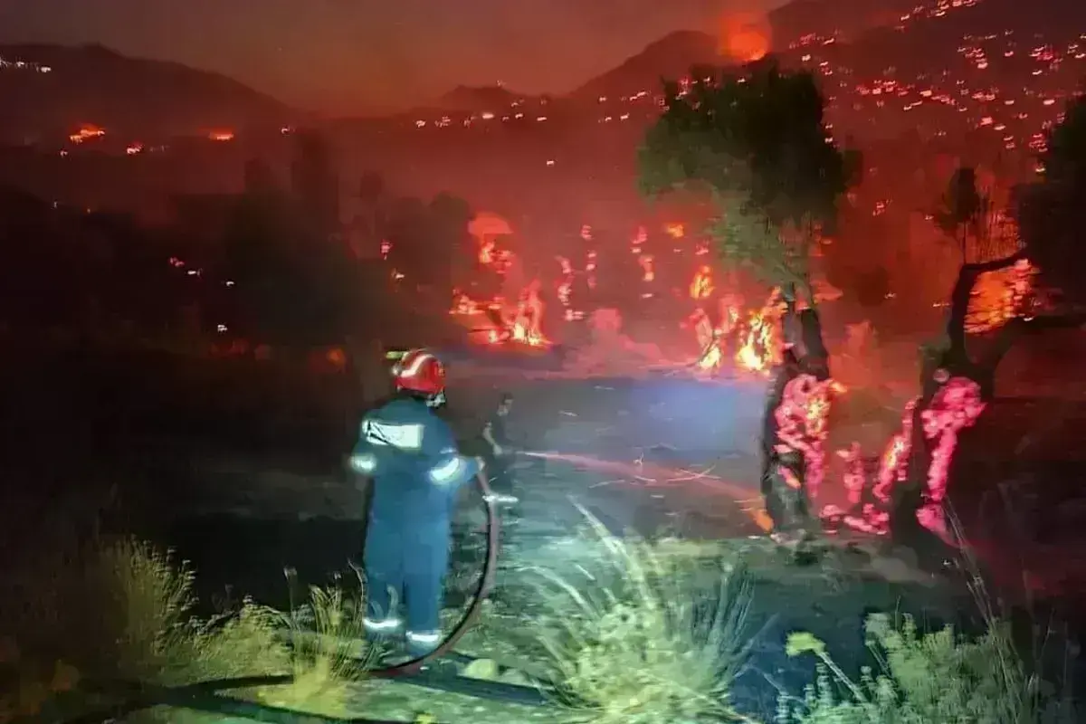 Φωτιά στο Ρέθυμνο: Δεύτερη νύχτα μάχης με τις φλόγες
