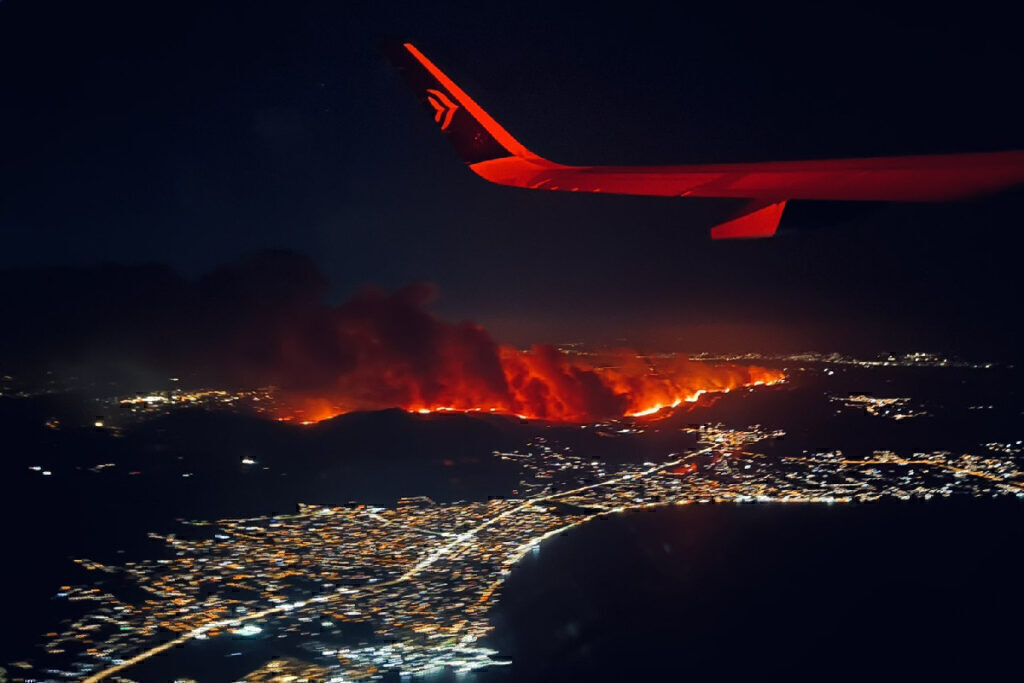 Φωτιά στον Βαρνάβα: Η συγκλονιστική φωτογραφία από ψηλά