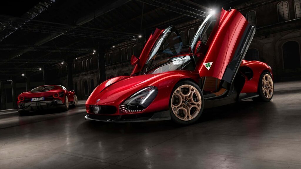 Ακούστε τη νέα Alfa Romeo 33 Stradale να βρυχάται!