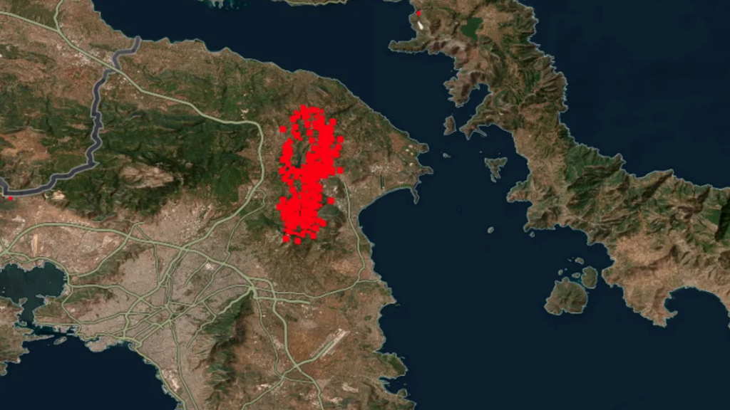 Φωτιά στην Αττική: Στην Καλαμάτα έφτασε ο καπνός – Τα 30χλμ. φτάνει το μέτωπο της πυρκαγιάς
