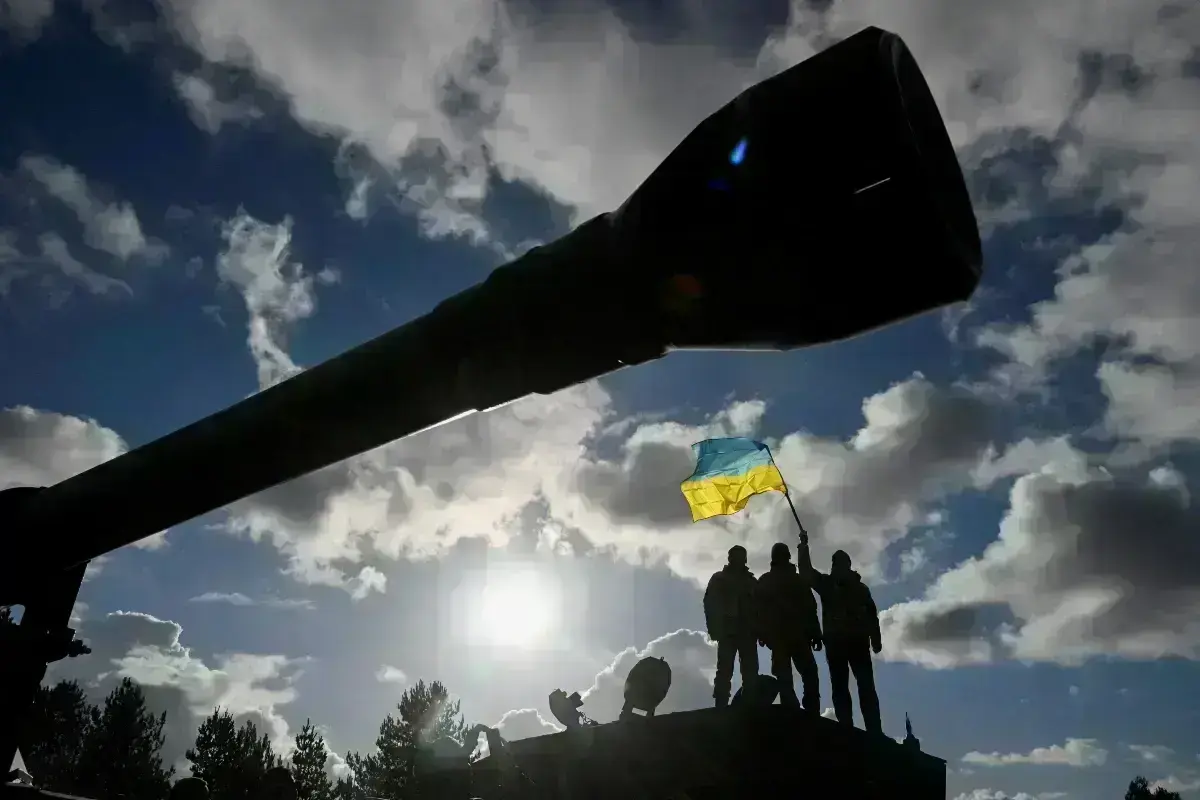 Πόλεμος στην Ουκρανία: Με βρετανικά τεθωρακισμένα η επίθεση στο Κουρσκ – «Ελέγχουμε 1.150 ρωσικά τετραγωνικά χιλιόμετρα και την Σούντζα» λέει το Κίεβο