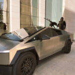 Ο Καντίροφ έβαλε πολυβόλο σε ένα Tesla Cybertruck