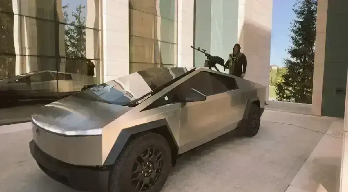 Ο Καντίροφ έβαλε πολυβόλο σε ένα Tesla Cybertruck