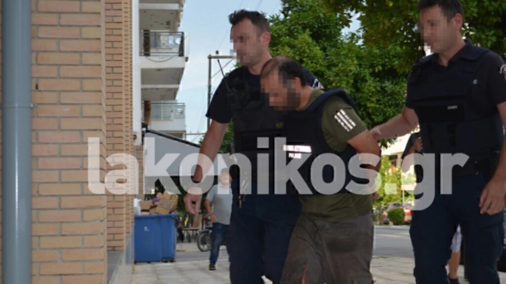 Σπάρτη: Με γιουχαρίσματα κατέφθασε στον εισαγγελέα ο 40χρονος που βίαζε την 9χρονη κόρη του [βίντεο]