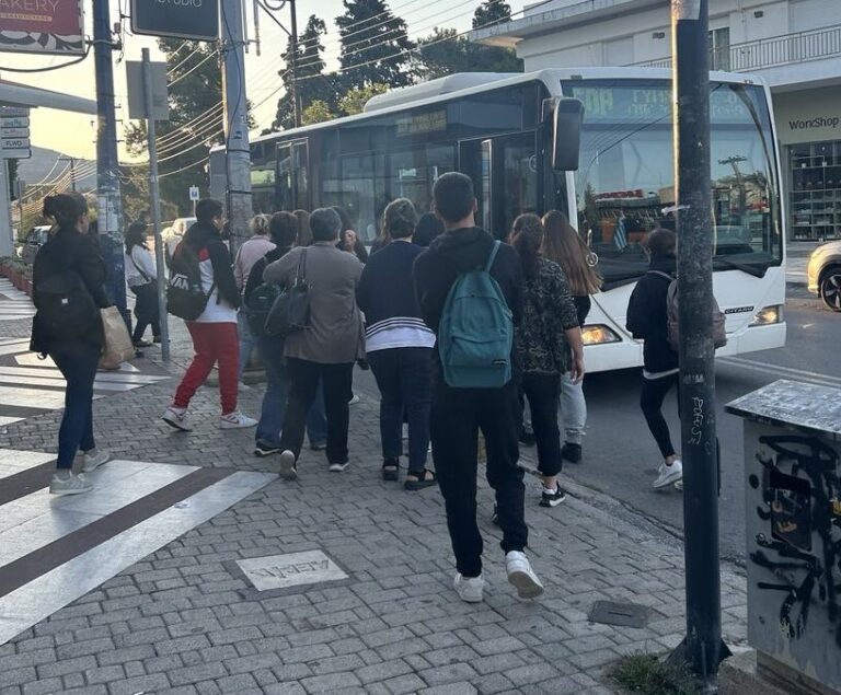 Θεσσαλονίκη: Χωρίς προβλήματα η επιβίβαση από την μπροστινή πόρτα στα λεωφορεία