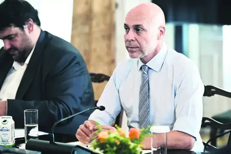 Ο Αμυράς αντικαθιστά τον Λαζαρίδη σε συζήτηση για νομοσχέδιο του ΥΠΕΘΑ