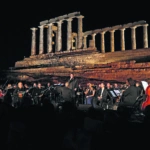 Ναός του Ποσειδώνα: Φωτίστηκε όπως όπως του αξίζει – Μητσοτάκης: Να μετουσιώσουμε τις κολόνες τού χθες στα θεμέλια του αύριο