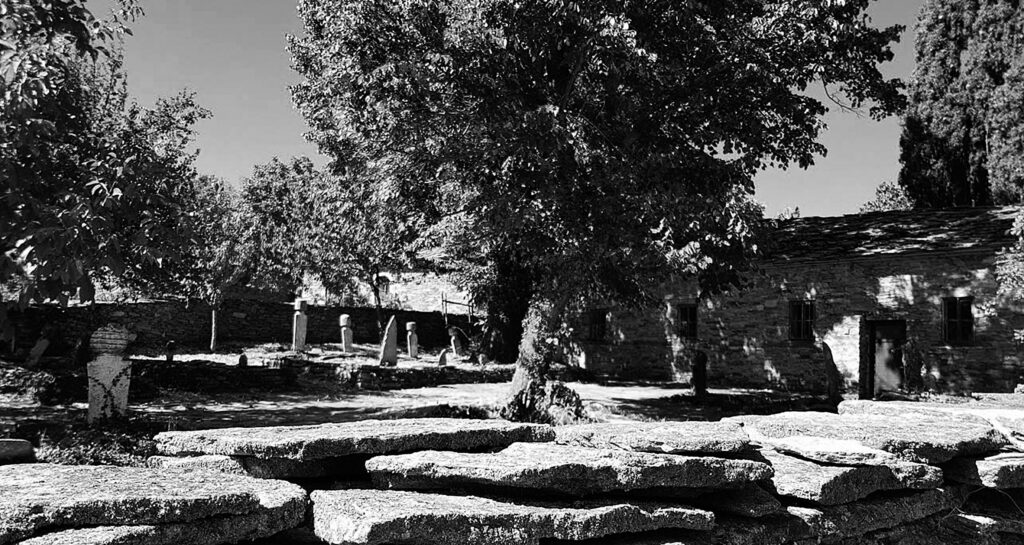 Ποιοι είναι οι Έλληνες Μπεκτασήδες – Μιλούν πομακικά, τραγουδούν το κοράνι και πίνουν αλκοόλ