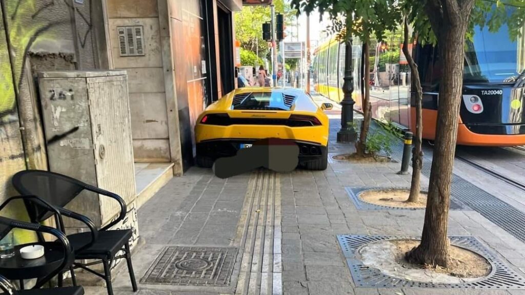 «Σβήσε καλά είσαι»: Δείτε πως πάρκαρε τη Lamborghini του στον Πειραιά
