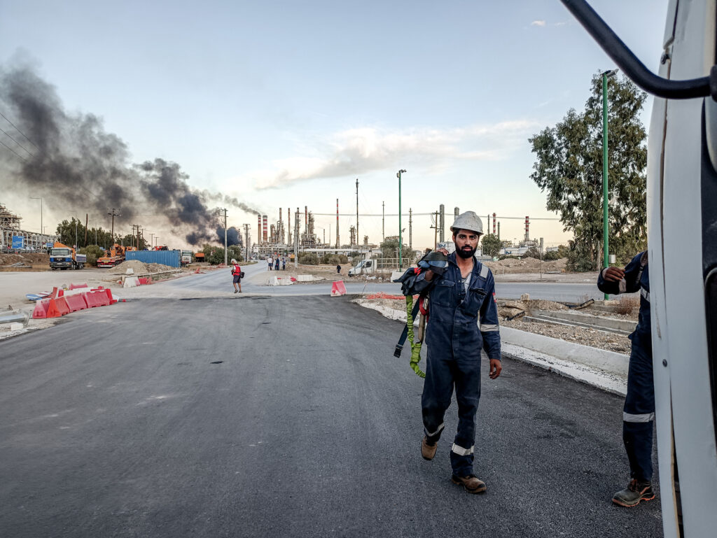 Φωτιά στη Motor Oil: Τα νεότερα από το μέτωπο – Ήχησε το 112 – Που υπάρχει διακοπή κυκλο