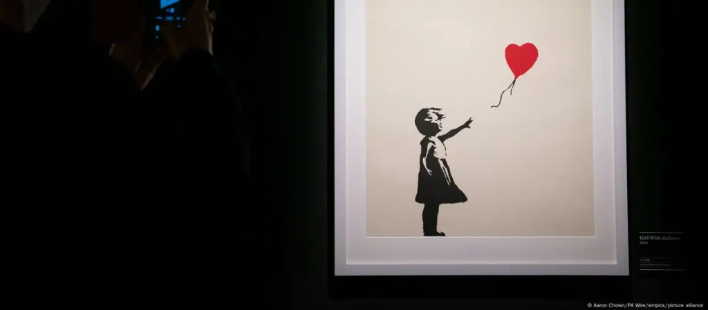 Banksy: Βρέθηκε το περίφημο έργο «Κορίτσι με μπαλόνι»- Είχε κλαπεί από αίθουσα τέχνης