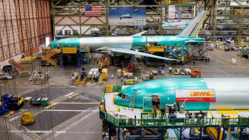 Boeing: Προσφέρει στο προσωπικό αύξηση των μισθών κατά 25%- Στόχος της να αποφύγει την απεργία
