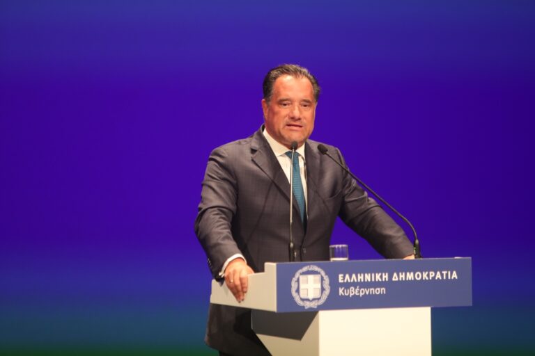 ΔΕΘ 2024: Στο περίπτερο του ΤΑΙΠΕΔ ο Γεωργιάδης – Υπέγραψε 6 συμβάσεις για ενεργειακή αναβάθμιση και ανακαίνιση Νοσοκομείων και Κέντρων Υγείας