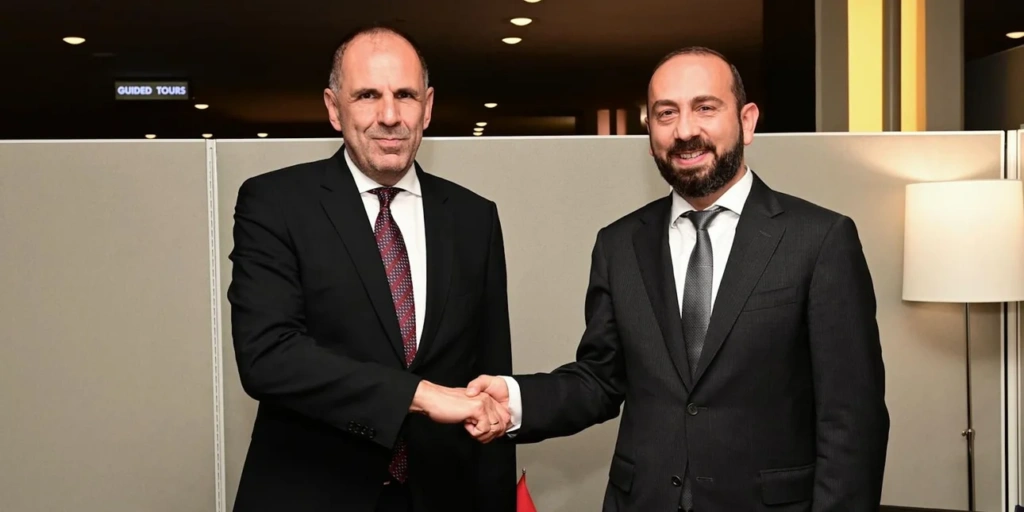 Γεραπετρίτης: Συναντήθηκε με τον υπουργό Εξωτερικών της Αρμενίας