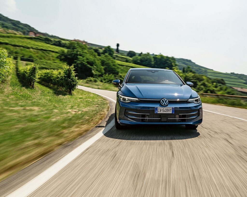 Πρώτες εντυπώσεις: Volkswagen Golf – Ξανά προς τη δόξα τραβά