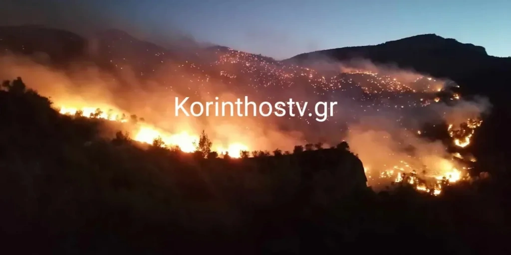 Φωτιά στο Ξυλόκαστρο: Νύχτα αγωνίας και υπεράνθρωπες προσπάθειες των πυροσβεστών – Πού ήχησε το 112