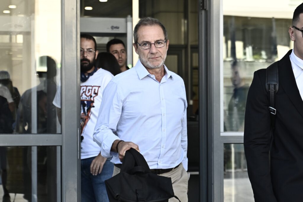 Δίκη Λιγνάδη: Ξανά στο εδώλιο για τις τρεις καταγγελίες στο Εφετείο – Αντιμέτωπος με το ενδεχό