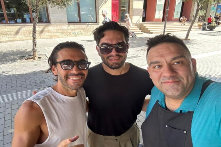 Αποκλειστικό-Μέλισσες: Χρήστο Μάστορα ξέρουμε που έφαγες το μεσημέρι!