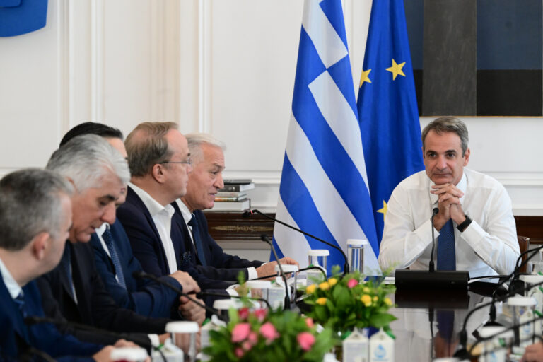 Μητσοτάκης σε ΚΕΔΕ: Στόχος η θεσμική θωράκιση της Αυτοδιοίκησης